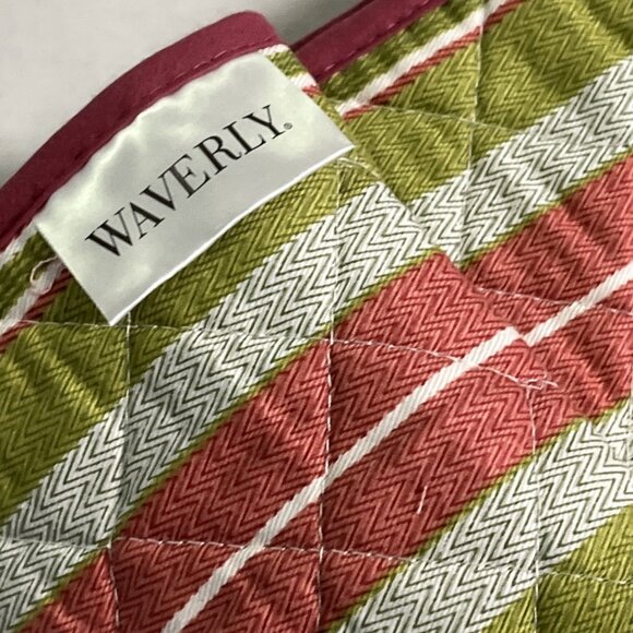 Waverly Quilted Table Runner Pink‎ Hydrangea Reversible Striped French Country - Picture 10 of 10